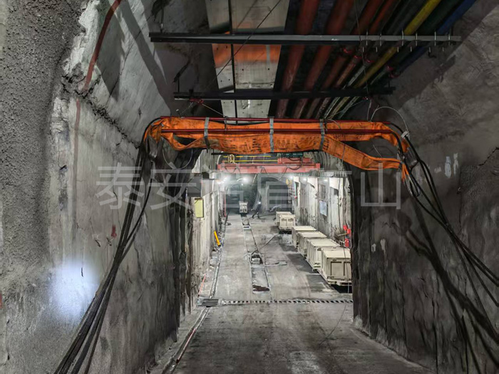 無軌膠輪車失速報(bào)警裝置